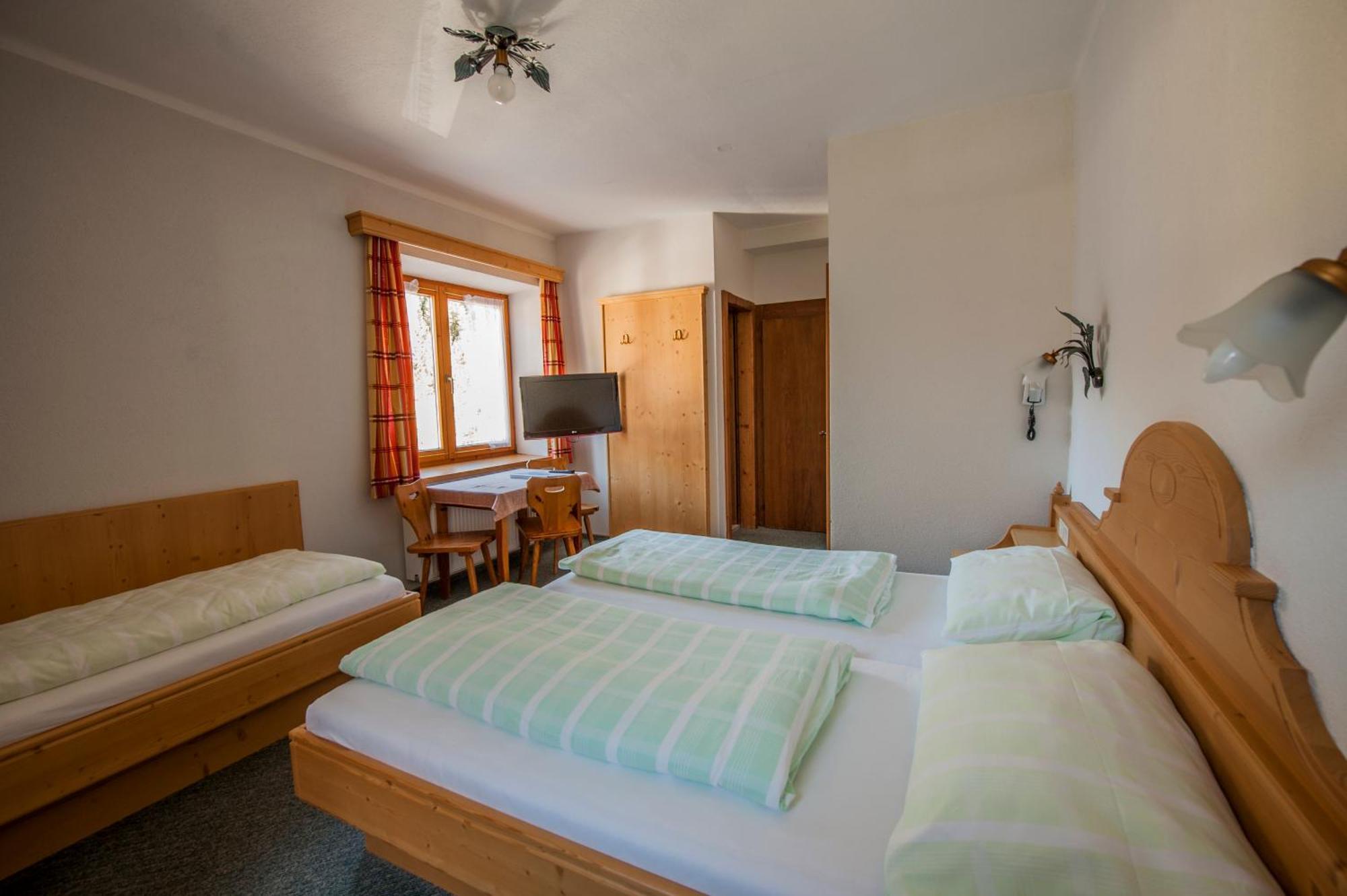 Gasthof zur Post Hinterriß Zimmer foto